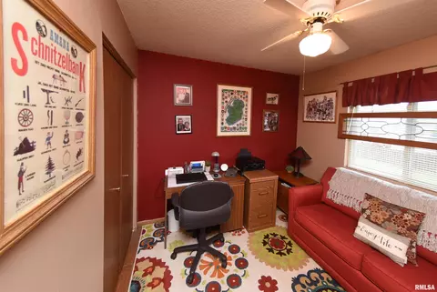 3010 3rd St, Moline, IL 61265 photo 2