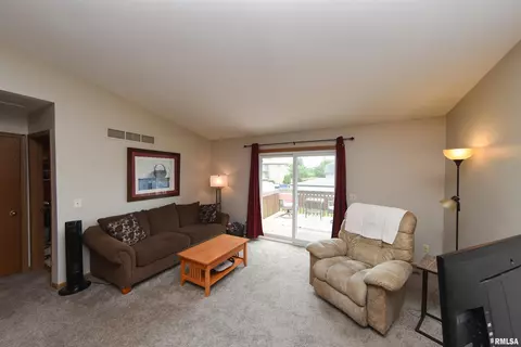 3010 3rd St, Moline, IL 61265 photo 8