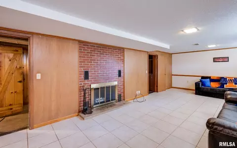 2307 14th Ave, Moline, IL 61265 photo 25