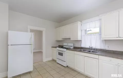 1842 4th St, Moline, IL 61265 photo 2