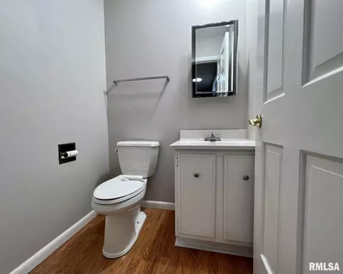5 Cedar Dr, Macomb, IL 61455 photo 9