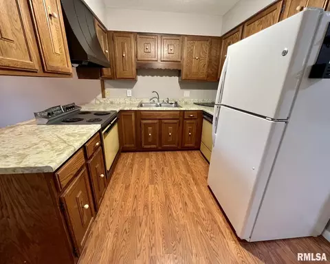 5 Cedar Dr, Macomb, IL 61455 photo 7