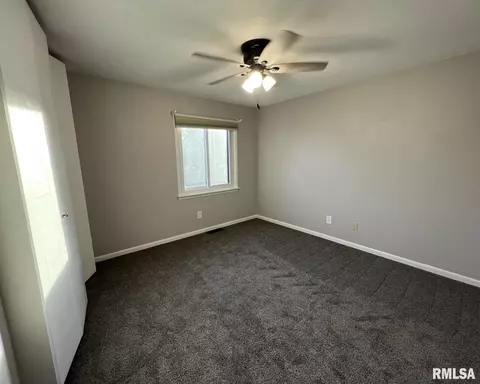 5 Cedar Dr, Macomb, IL 61455 photo 13