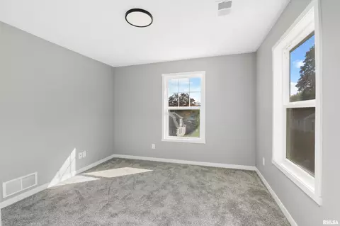 210 13th St, Silvis, IL 61282 photo 18