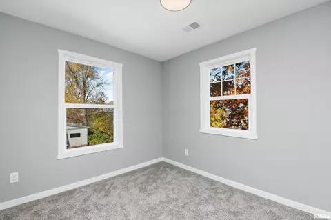 210 13th St, Silvis, IL 61282 photo 16