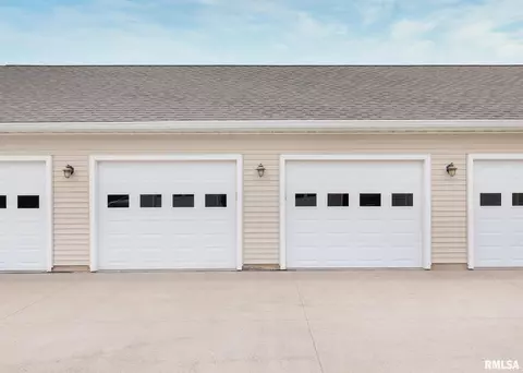 4020 River Dr, Moline, IL 61265 photo 33