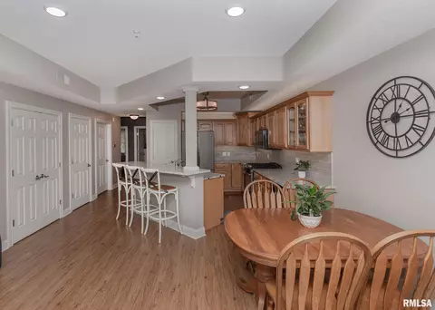 4020 River Dr, Moline, IL 61265 photo 9