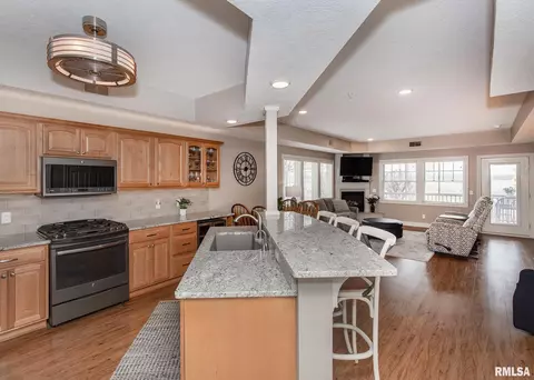 4020 River Dr, Moline, IL 61265 photo 7