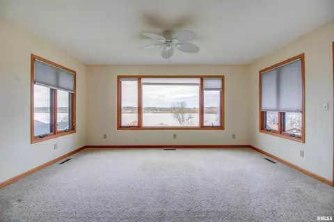 114 5th St, Fulton, IL 61252 photo 9