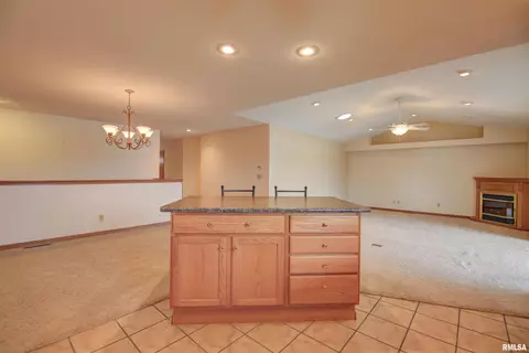 114 5th St, Fulton, IL 61252 photo 5