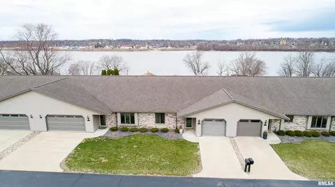 114 5th St, Fulton, IL 61252 photo 1