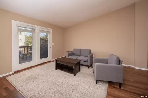 3024 3rd St, Moline, IL 61265 photo 5