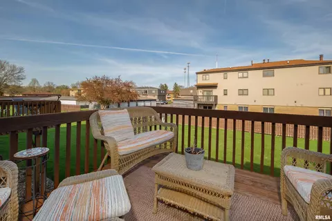 3024 3rd St, Moline, IL 61265 photo 24