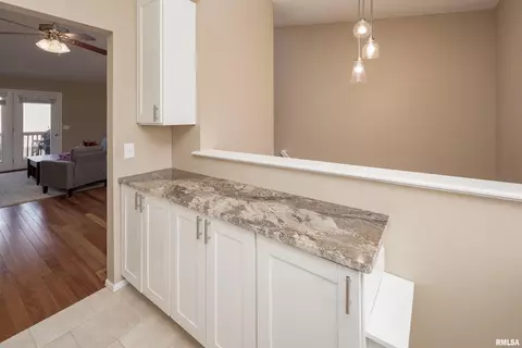3024 3rd St, Moline, IL 61265 photo 11