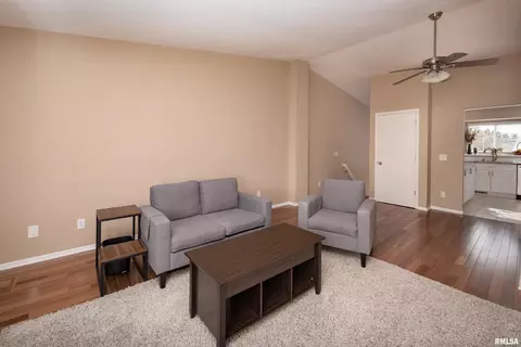3024 3rd St, Moline, IL 61265 photo 6