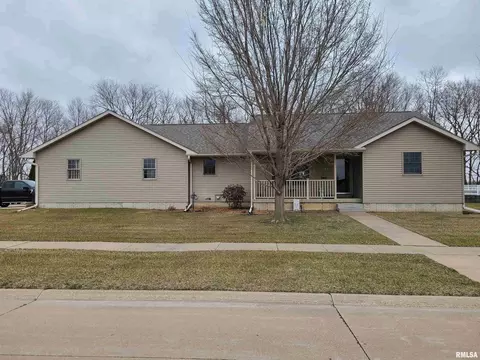 1112 19th Ave, Clinton, IA 52732