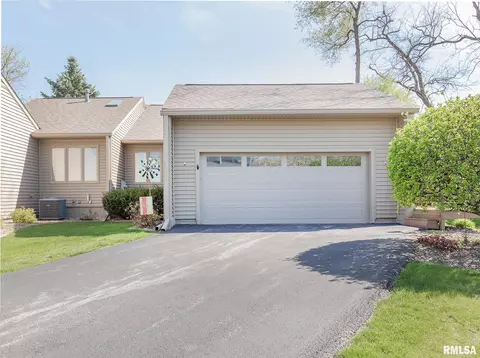 486 44th Avenue Ct, East Moline, IL 61244