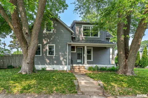 1315 15th Street A, Moline, IL 61265