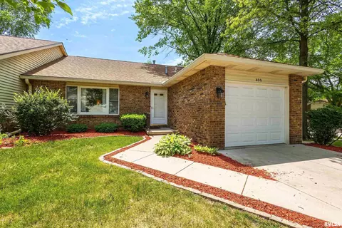 400 29th Avenue Dr, Moline, IL 61265