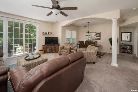 2999 3rd St, Moline, IL 61265 photo 3