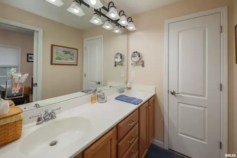 2999 3rd St, Moline, IL 61265 photo 20