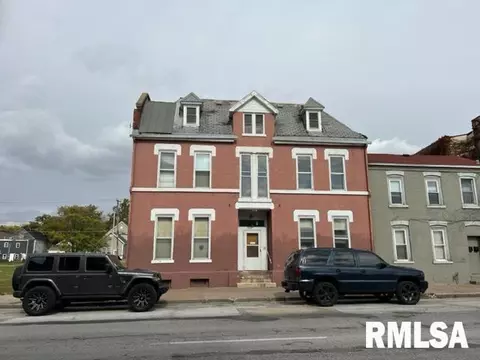 710 W 3rd St, Davenport, IA 52802
