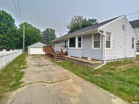1003 N High St, Port Byron, IL 61275