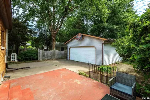 2518 30th St, Moline, IL 61265 photo 37