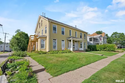119-121 W 13th St, Davenport, IA 52803