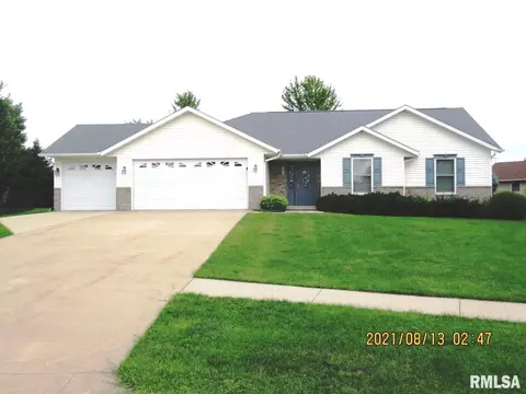 206 Sunrise Dr, Tipton, IA 52772