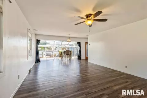 1412 11th St, Silvis, IL 61282 photo 10