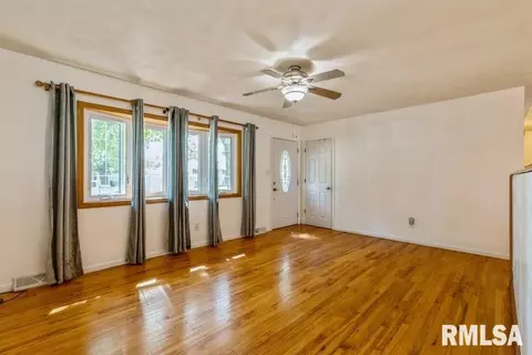 1412 11th St, Silvis, IL 61282 photo 6