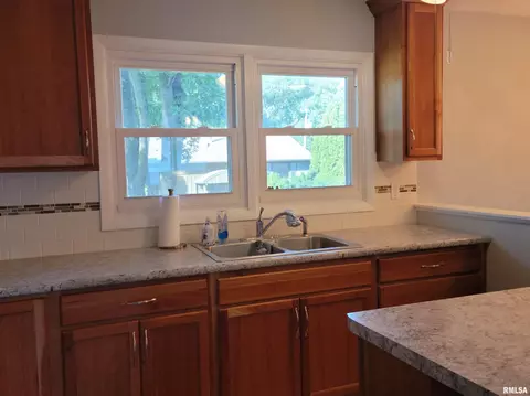 1116 8th Ave, Silvis, IL 61282 photo 11