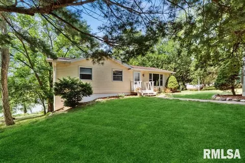 870 42nd St, New Boston, IL 61272