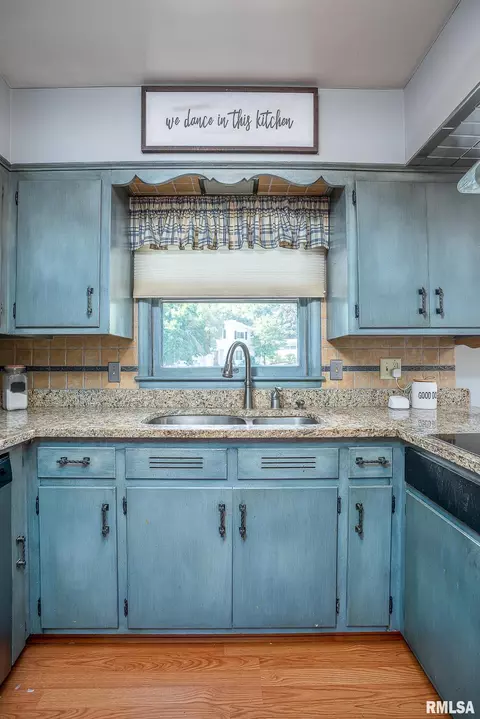 3205 11th Avenue A, Moline, IL 61265 photo 7