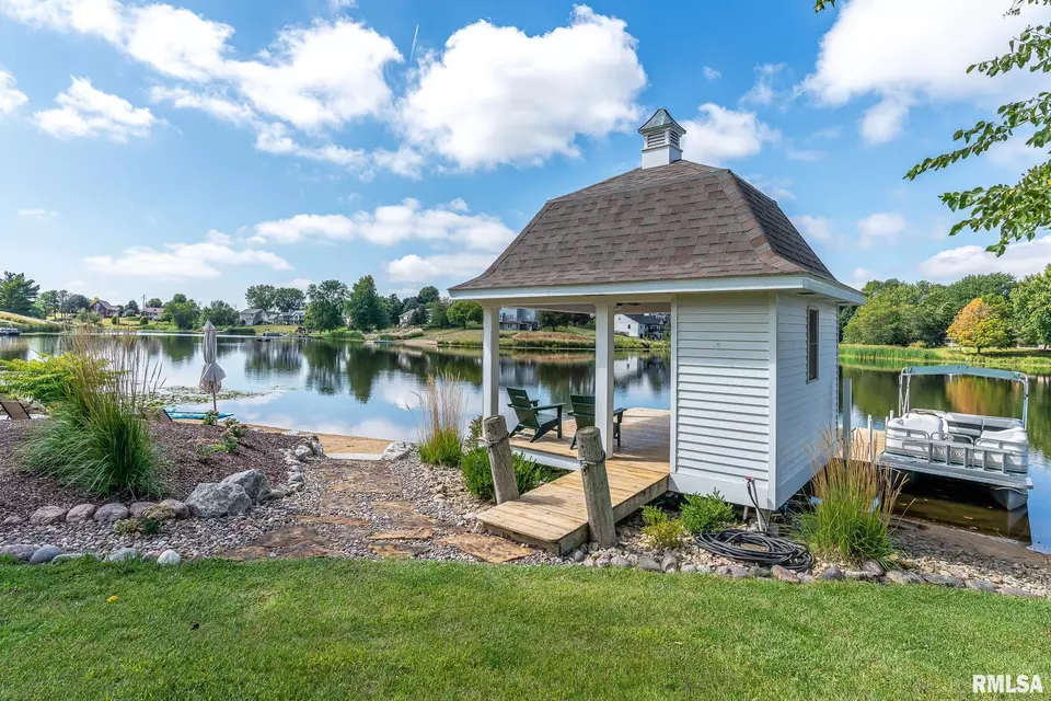  20772 271st St, Eldridge, IA 52748 photo 6