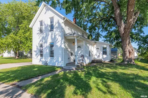 711 Wilkes St, Davenport, IA 52802