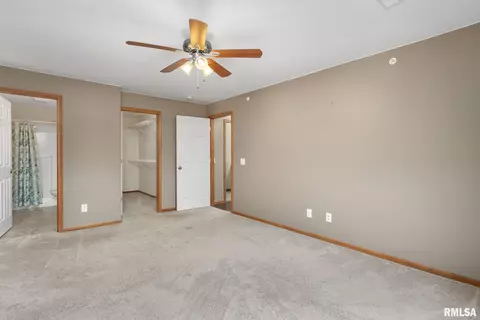 240 E Franklin St, Eldridge, IA 52748 photo 11