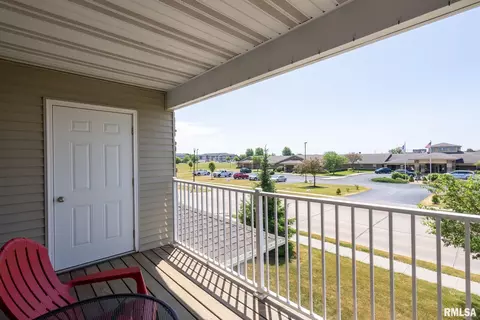 240 E Franklin St, Eldridge, IA 52748 photo 16