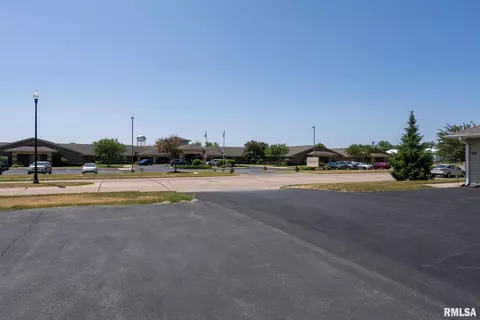 240 E Franklin St, Eldridge, IA 52748 photo 18