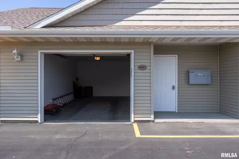 240 E Franklin St, Eldridge, IA 52748 photo 17