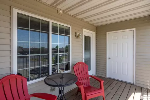 240 E Franklin St, Eldridge, IA 52748
