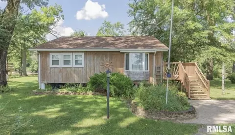 10062 297th St, Donahue, IA 52746