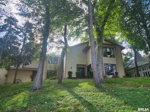 4 Red Oak Ct, Moline, IL 61265 photo 2