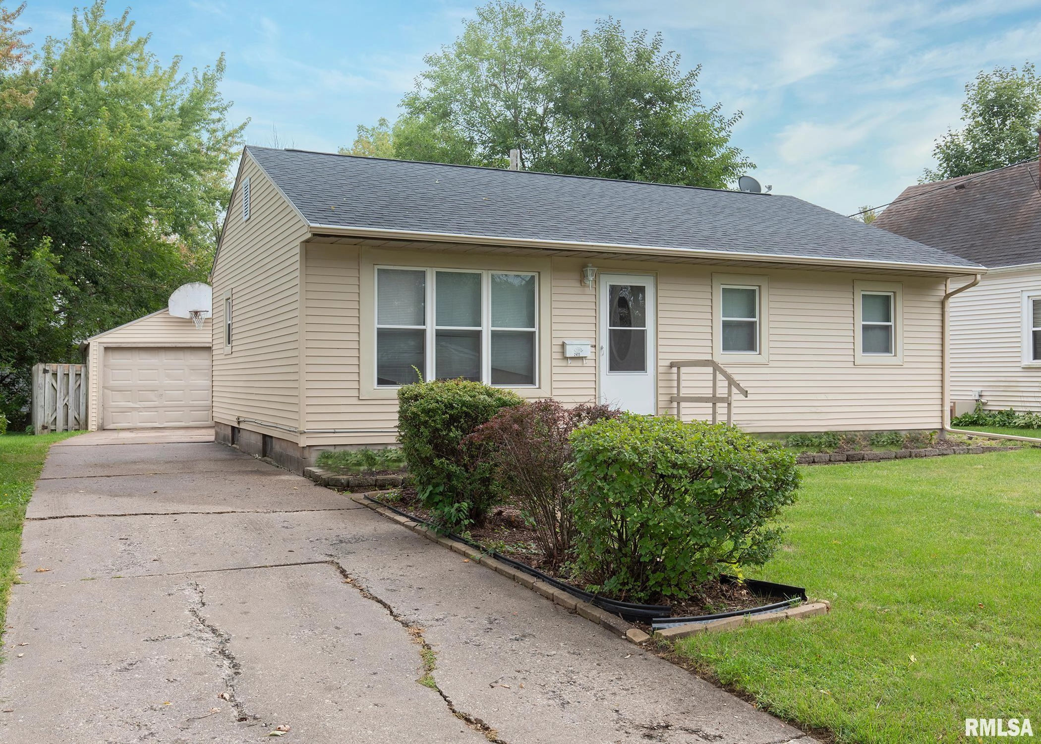 2415 29 12 St  