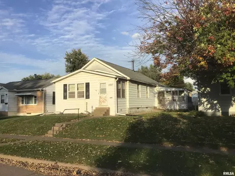 2367 Chancy St, Clinton, IA 52732