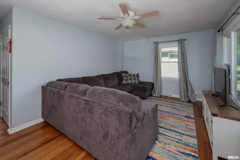3605 38th St, Moline, IL 61265 photo 6
