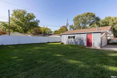 3605 38th St, Moline, IL 61265 photo 41