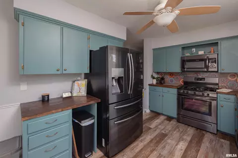 3605 38th St, Moline, IL 61265 photo 10
