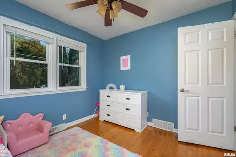 3605 38th St, Moline, IL 61265 photo 23